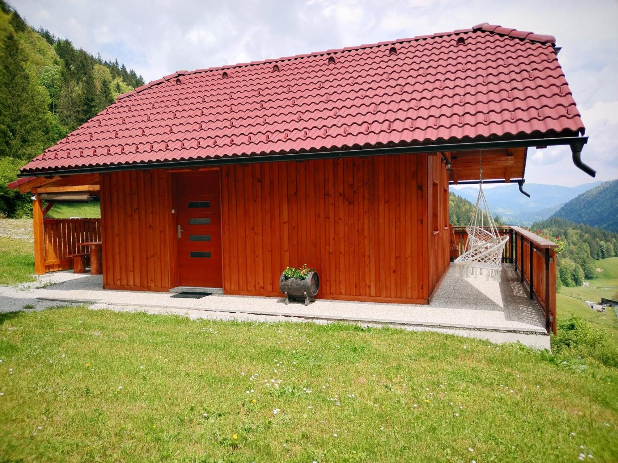 Pocitniska Hiska Lastovka Podvolovljek Exteriör bild